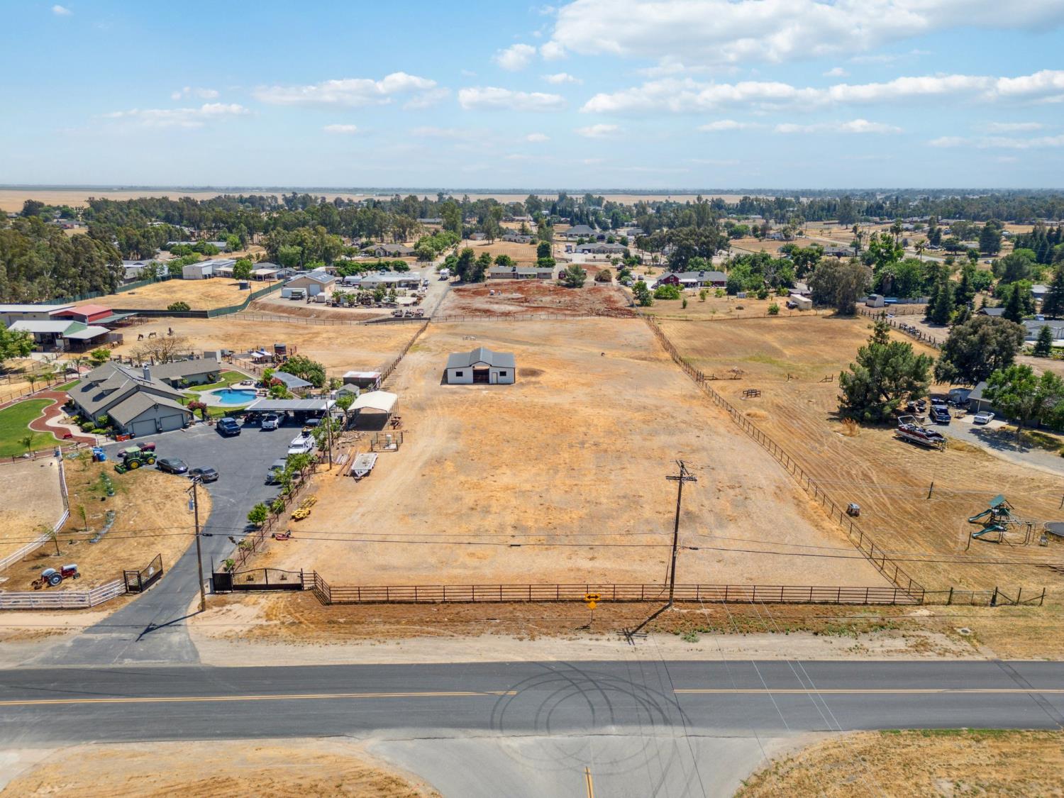 36634 Ave 16 Madera, CA 93636 - Photo 20 of 21 a view of a city