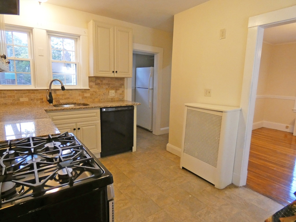 59-61 Athelstane Road, Unit 59 Newton, MA 02459 - Photo 4 of 11 Gallery Image 4