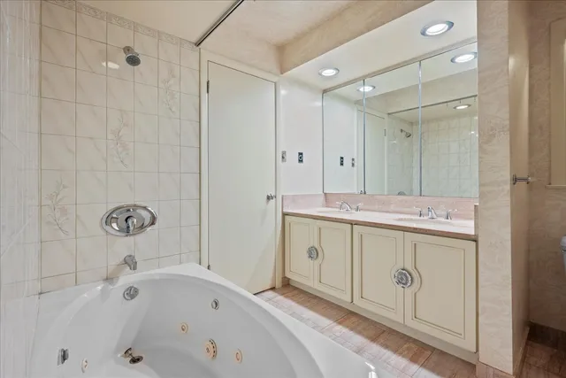 $899,000 | 236 Bristol Street, Northfield, IL 60093