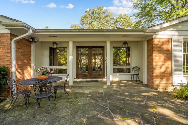 $899,000 | 236 Bristol Street, Northfield, IL 60093