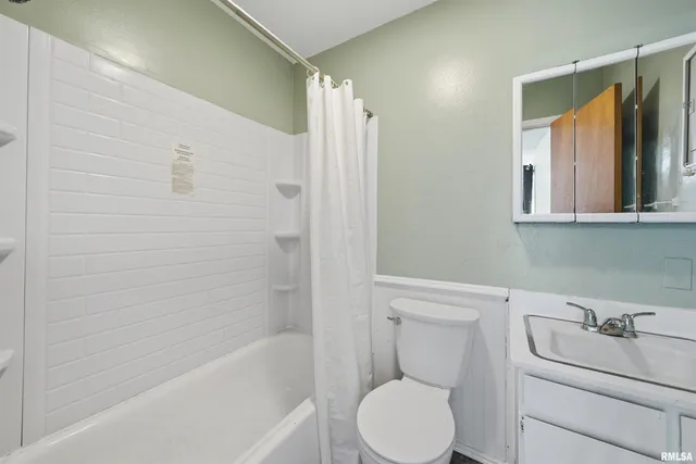 $120,000 | 105-109 Northeast 5th Avenue, Aledo, IL 61231