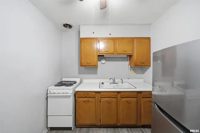 $120,000 | 105-109 Northeast 5th Avenue, Aledo, IL 61231