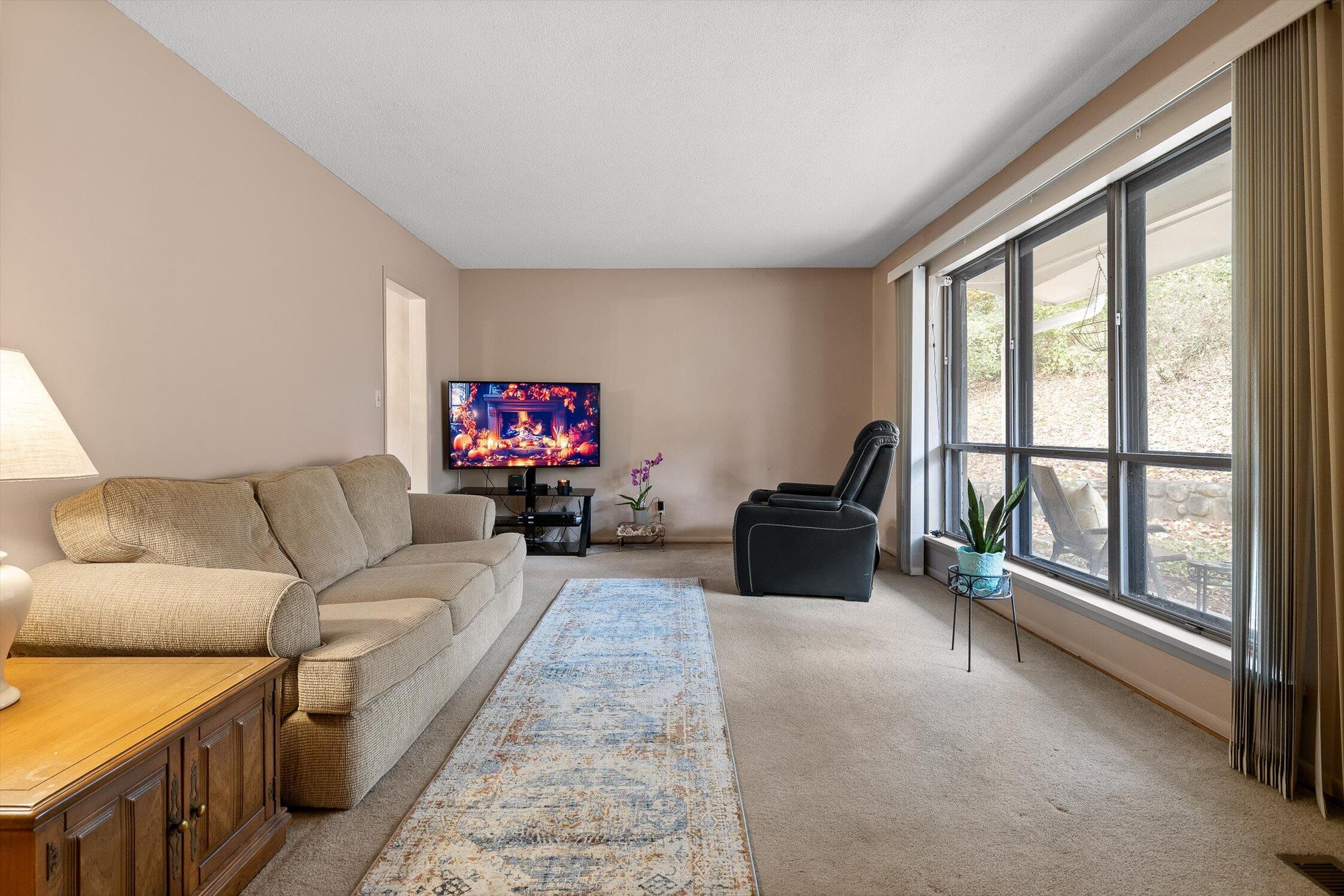 4524 Crestview Drive Red Bank, TN 37415 - Photo 6 of 53 25-Crestview-25