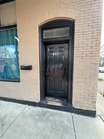 $1,350 | 120 West St Louis Street, Lebanon, IL 62254
