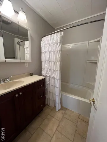 $1,350 | 120 West St Louis Street, Lebanon, IL 62254