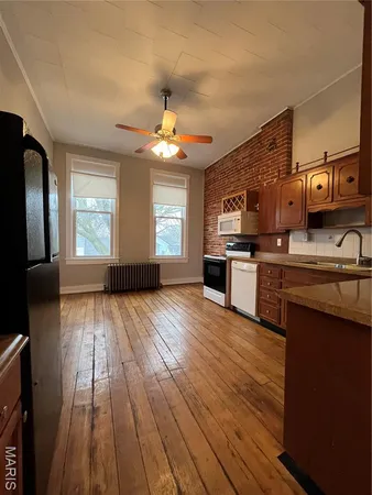 $1,350 | 120 West St Louis Street, Lebanon, IL 62254