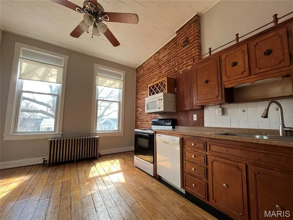 $1,350 | 120 West St Louis Street, Lebanon, IL 62254