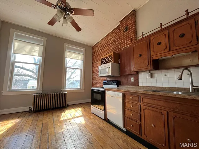 $1,350 | 120 West St Louis Street, Lebanon, IL 62254