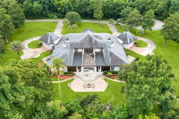 $1,690,000 | 738 English Turn Lane, New Orleans, LA 70131
