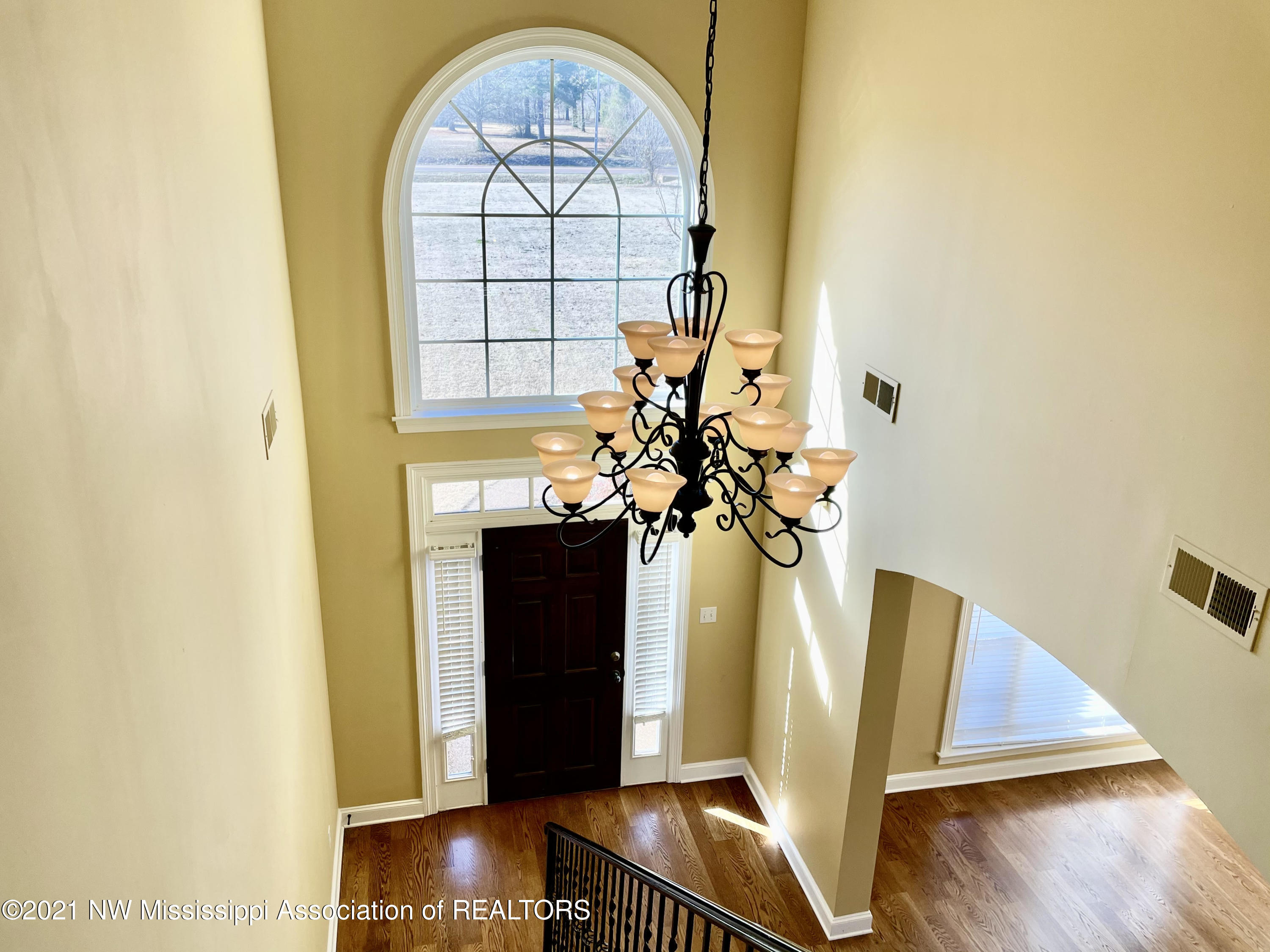 4440 Center Hill Road Olive Branch, MS 38654 - Photo 3 of 23 2 story Foyer