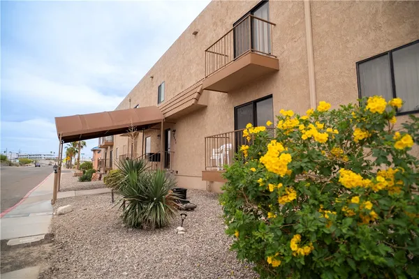 $202,999 | 2094 Mesquite Avenue, Unit 126, Lake Havasu City, AZ 86403