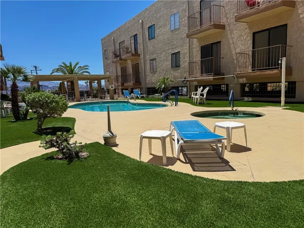 $202,999 | 2094 Mesquite Avenue, Unit 126, Lake Havasu City, AZ 86403
