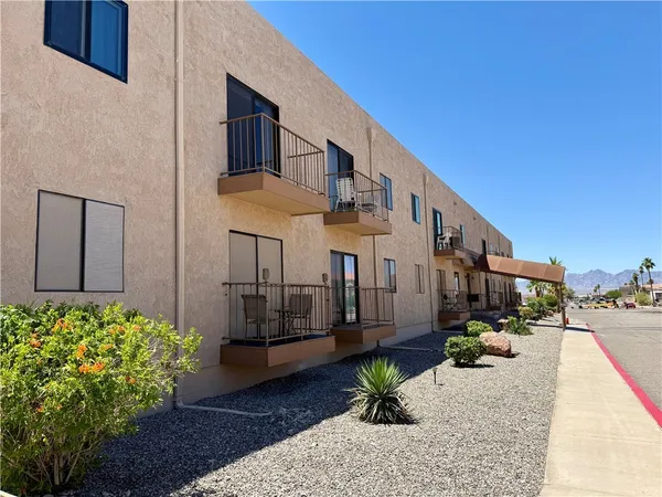 $202,999 | 2094 Mesquite Avenue, Unit 126, Lake Havasu City, AZ 86403