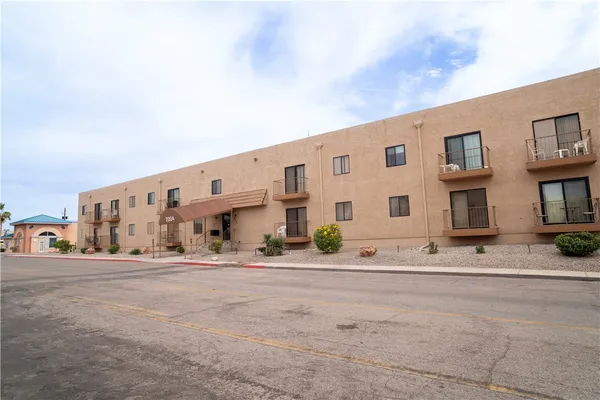 $202,999 | 2094 Mesquite Avenue, Unit 126, Lake Havasu City, AZ 86403