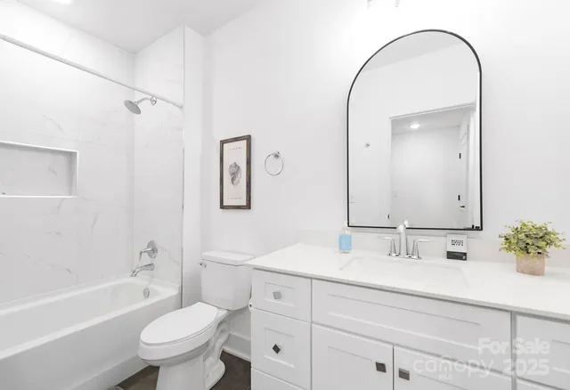 $475,000 | 201 Grandin Road, Unit 13, Charlotte, NC 28208