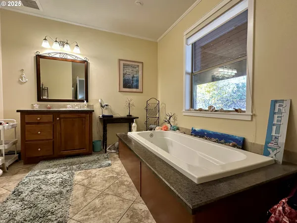 $699,000 | 48144 East Pine Creek Road, Halfway, OR 97834