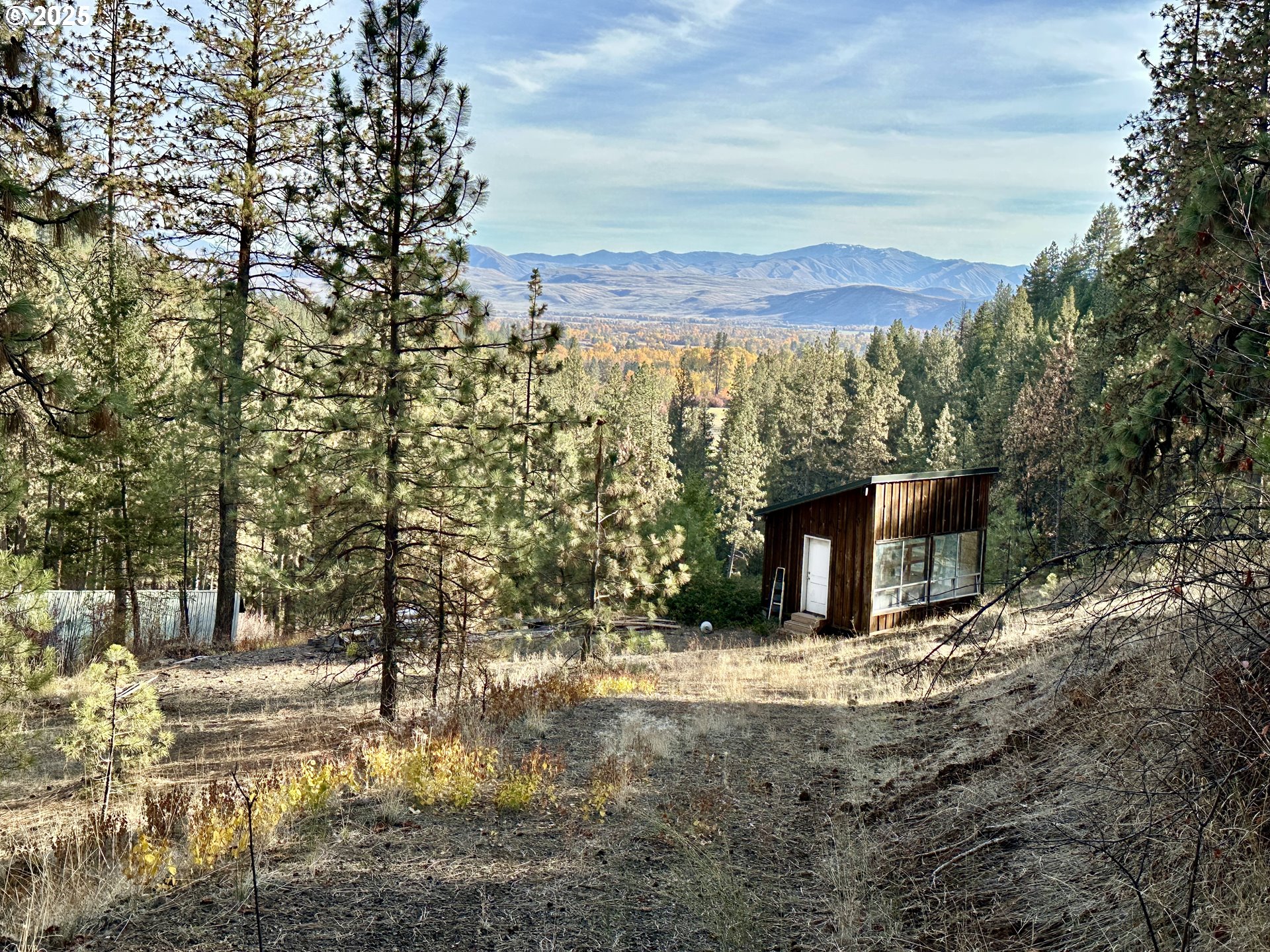 48144 East Pine Creek Road Halfway, OR 97834 - Photo 40 of 48 a view of a outdoor space with a mountain