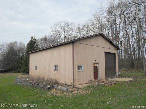 2589 North Hughes Road Howell, MI 48855 - Photo 11 of 12