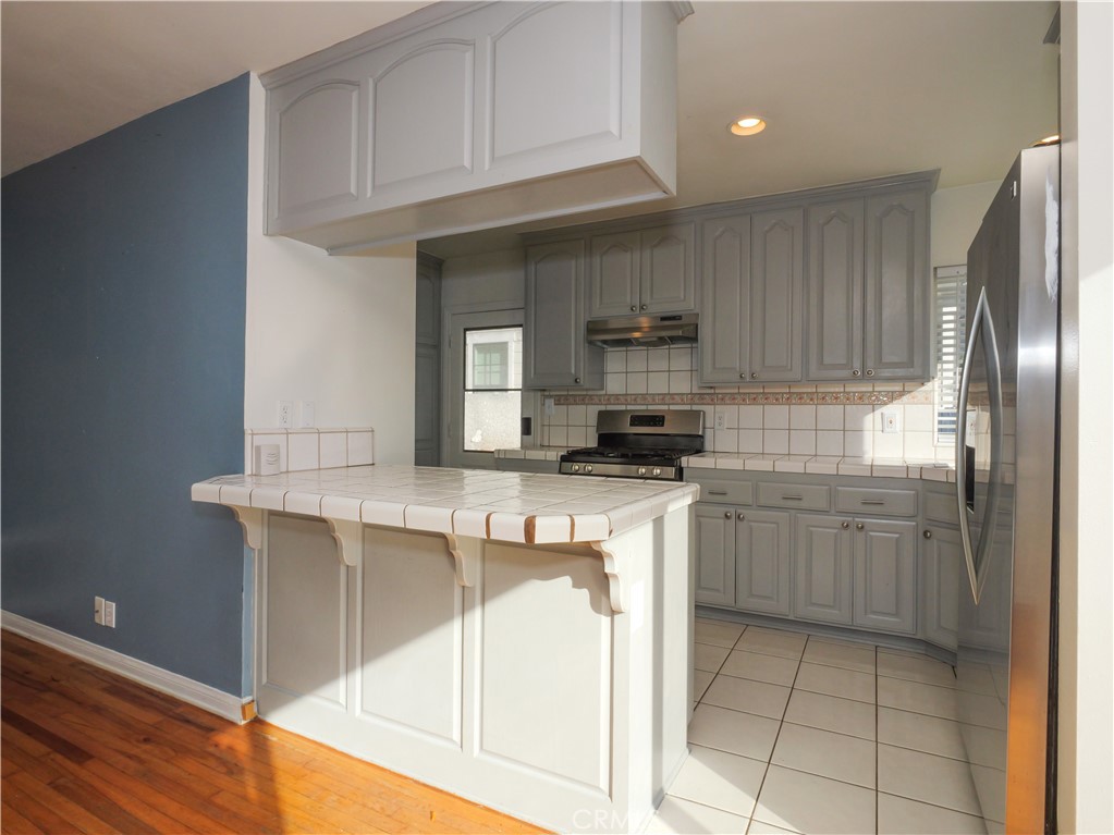 613 36th Street Manhattan Beach, CA 90266 - Photo 7 of 35