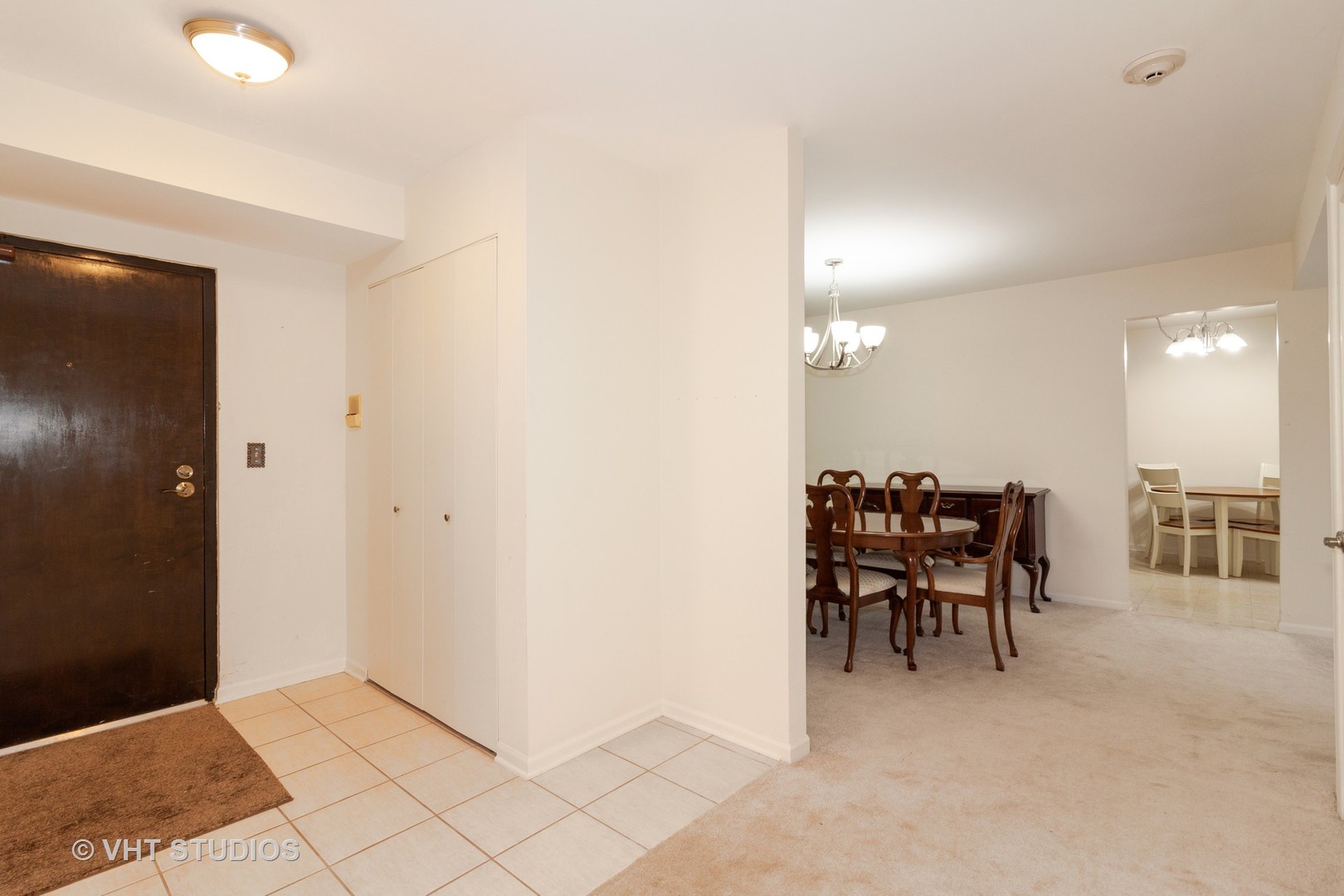 4050 Dundee Road, Unit 203 Northbrook, IL 60062 - Photo 2 of 9