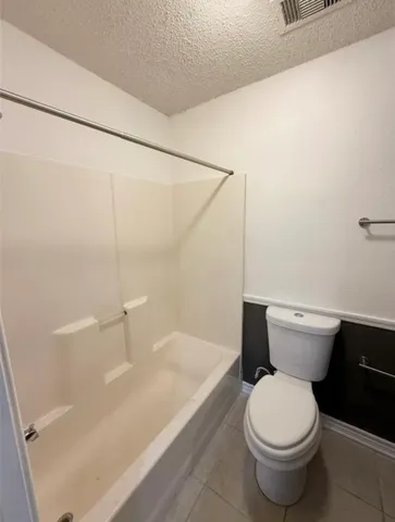 $175,000 | 406 Clear Lake Road, Highlands, TX 77562