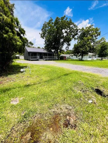 $175,000 | 406 Clear Lake Road, Highlands, TX 77562