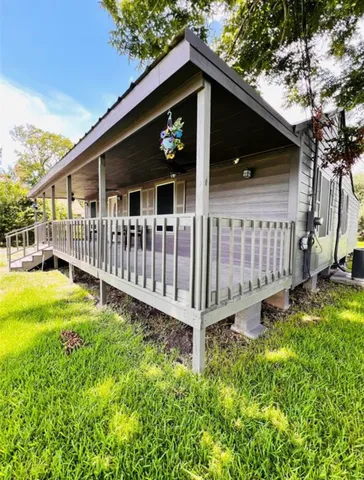 $175,000 | 406 Clear Lake Road, Highlands, TX 77562
