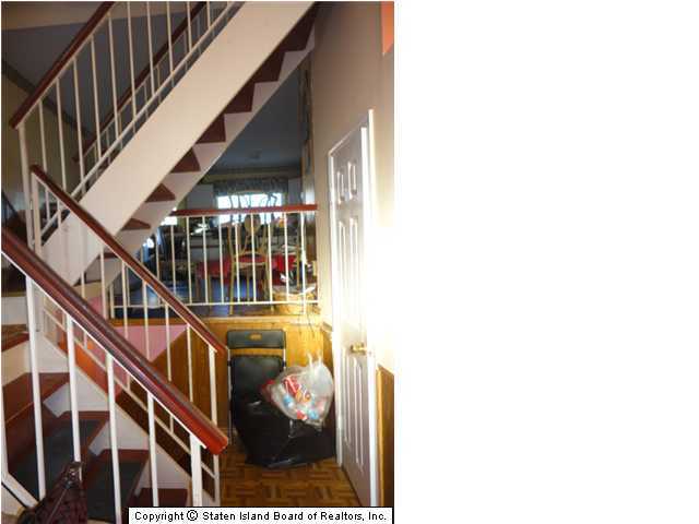 39 Simmons Loop Staten Island, NY 10314 - Photo 4 of 6 Additional Photo