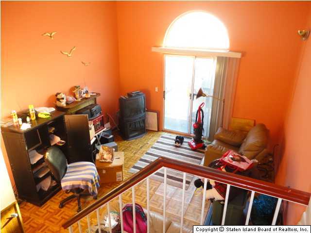 39 Simmons Loop Staten Island, NY 10314 - Photo 5 of 6 Additional Photo