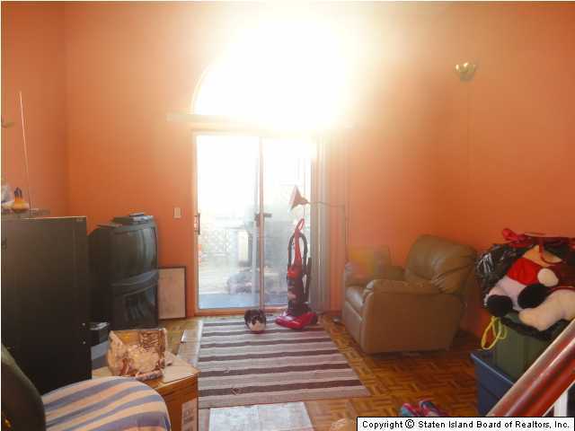 39 Simmons Loop Staten Island, NY 10314 - Photo 6 of 6 Additional Photo