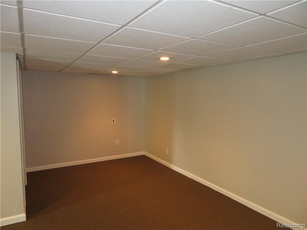 2576 Ravineside South Howell, MI 48843 - Photo 22 of 34