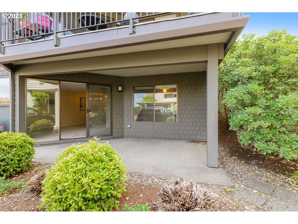 5640 South Riverside Lane, Unit 1 Portland, OR 97239 - Photo 15 of 34 Gallery Image 15