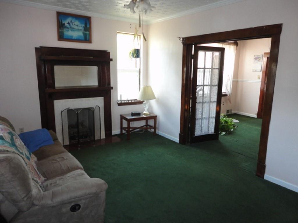 434 Kossuth Street Rochester, PA 15074 - Photo 3 of 21