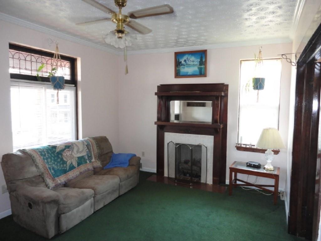 434 Kossuth Street Rochester, PA 15074 - Photo 4 of 21