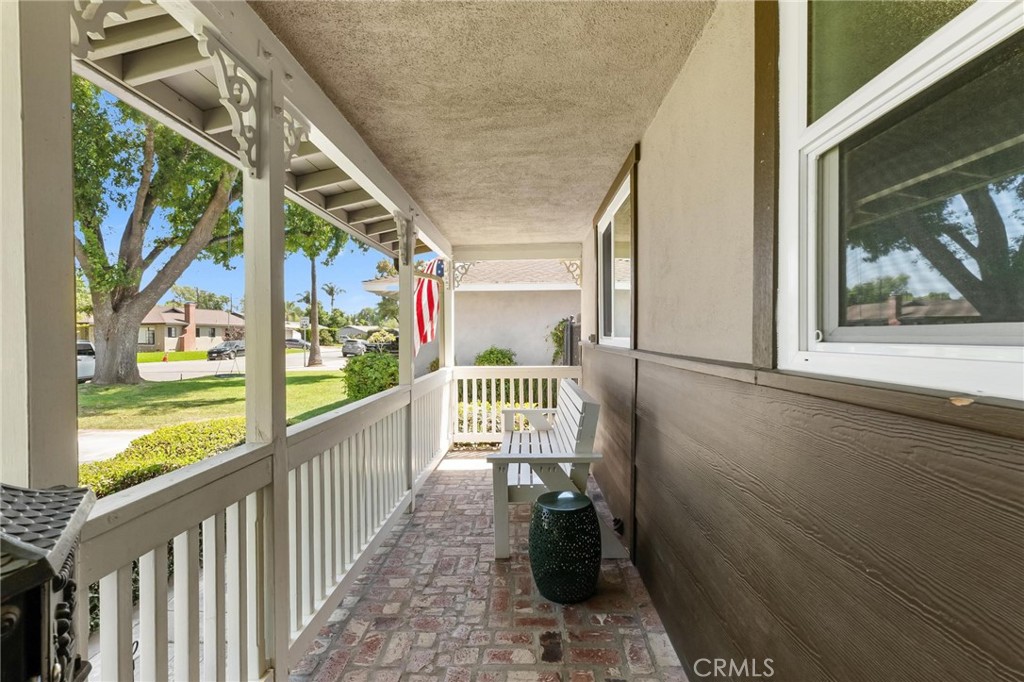 5545 Tower Riverside, CA 92506 - Photo 6 of 70