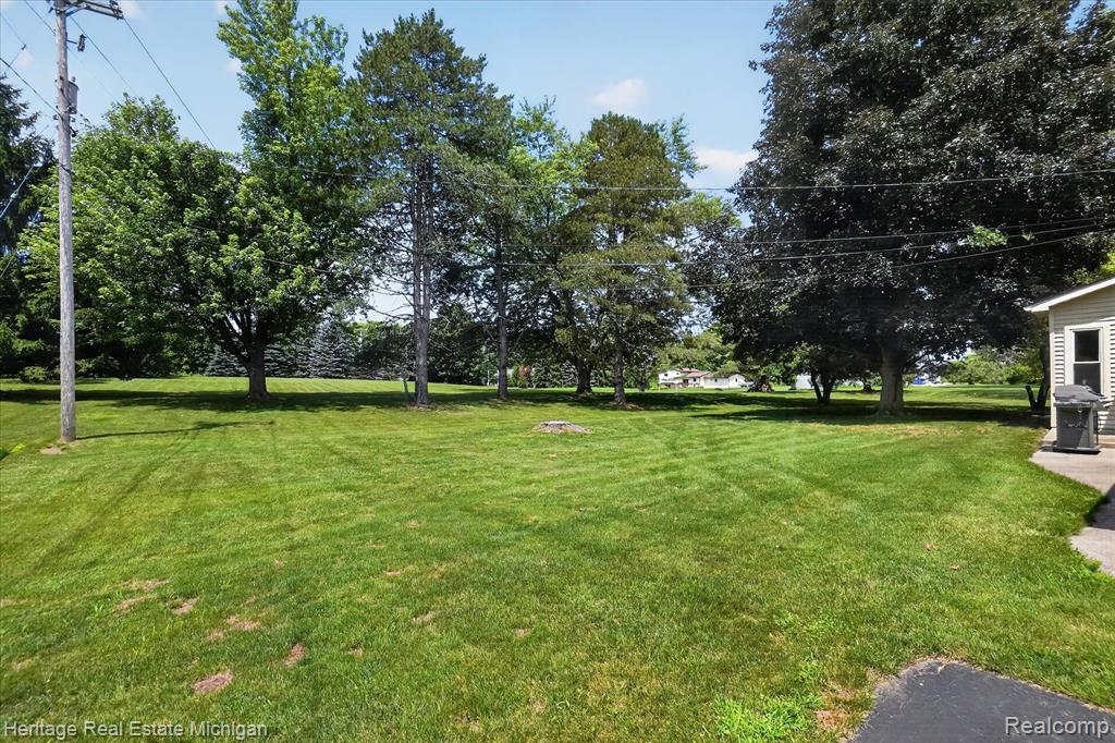 14038 Hogan Road Linden, MI 48451 - Photo 44 of 53