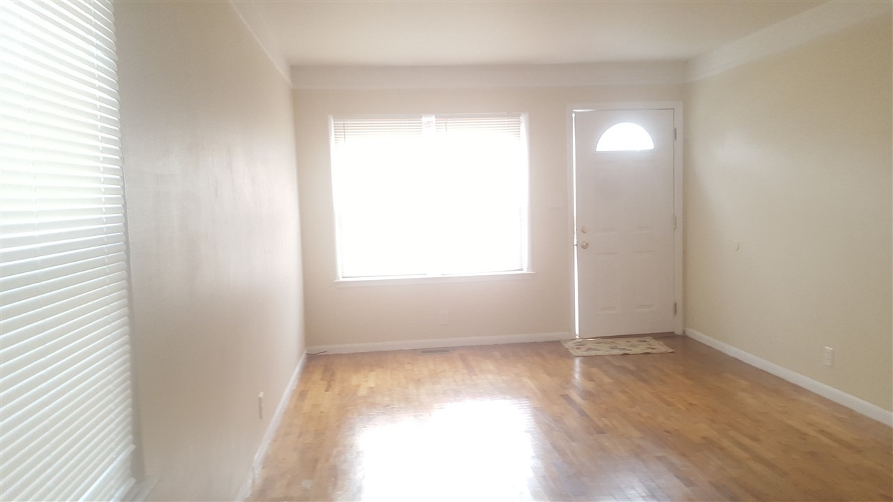 3922 Augusta Street Flint, MI 48532 - Photo 2 of 7 50038594-1.JPG