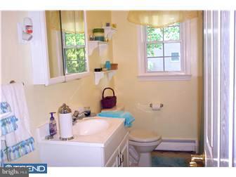 1900 Rancocas Road Burlington, NJ 08016 - Photo 8 of 11 Bathroom