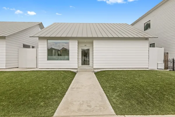 $6,450 | 229 West 25th Street, Houston, TX 77008