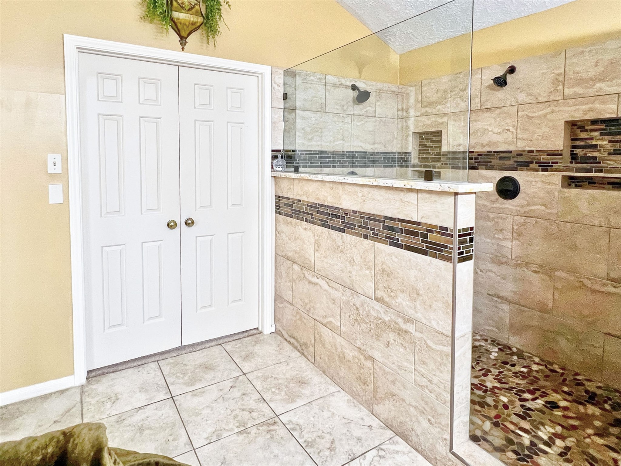 12510 Millvan Drive Houston, TX 77070 - Photo 16 of 46 a bathroom with a shower