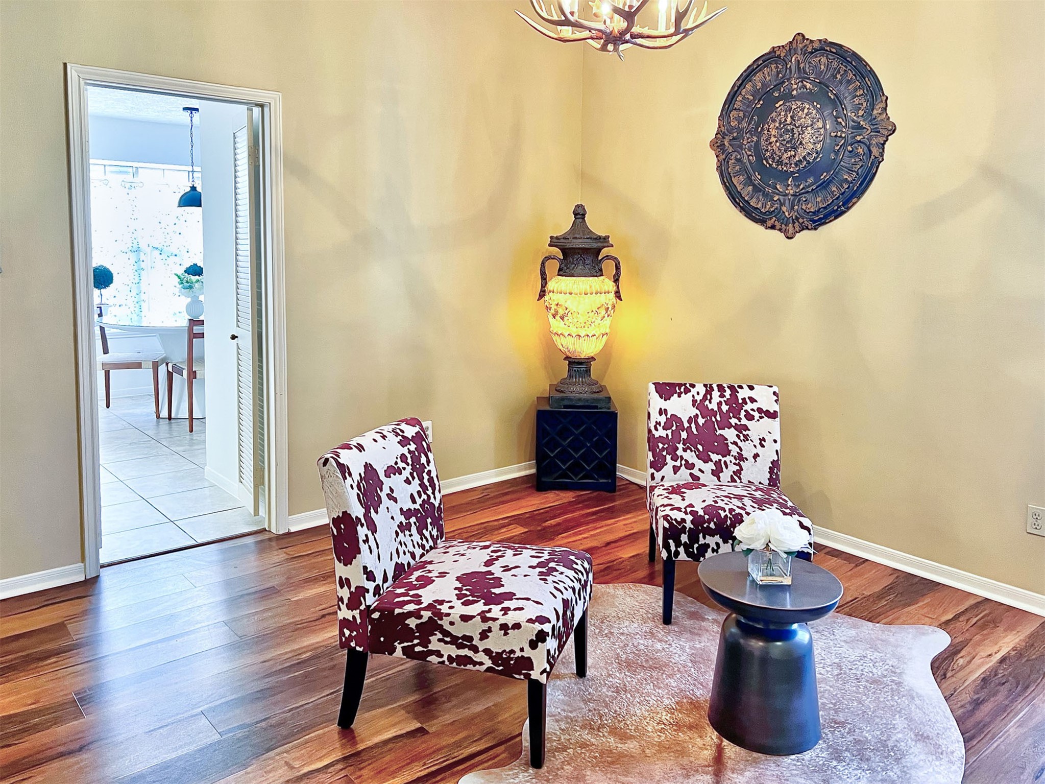 12510 Millvan Drive Houston, TX 77070 - Photo 10 of 46 a living room with furniture and wooden floor