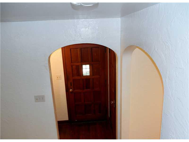 12339 Maytime Way Pittsburgh, PA 15235 - Photo 5 of 23 Entry/Foyer.