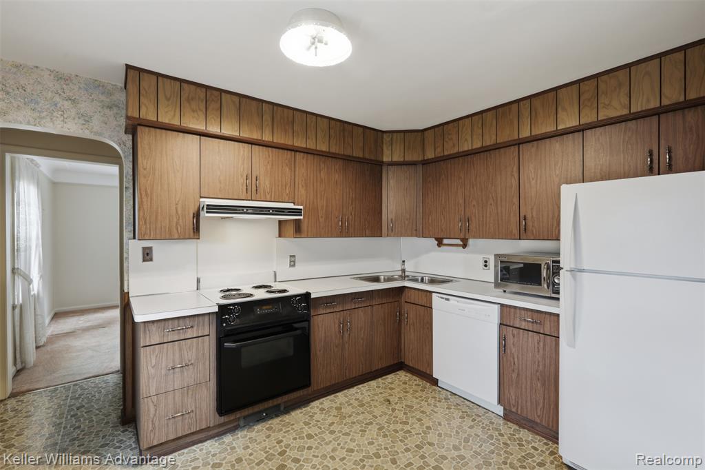 3807 Harding Street Dearborn, MI 48124 - Photo 10 of 38