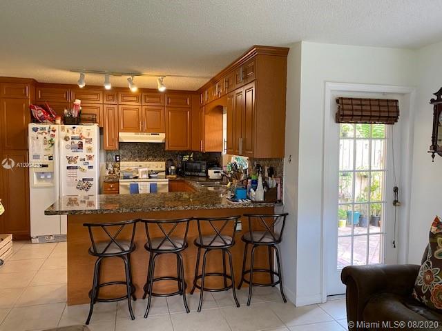 6857 Southwest 158th Pass Miami, FL 33193 - Photo 5 of 41