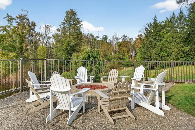 $950,000 | 23 Creek Road, Staatsburg, NY 12580