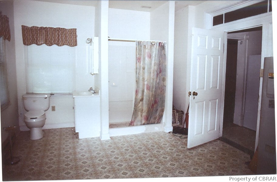 211 Dunnsville Road Dunnsville, VA 22454 - Photo 7 of 22 Utility Room Bath