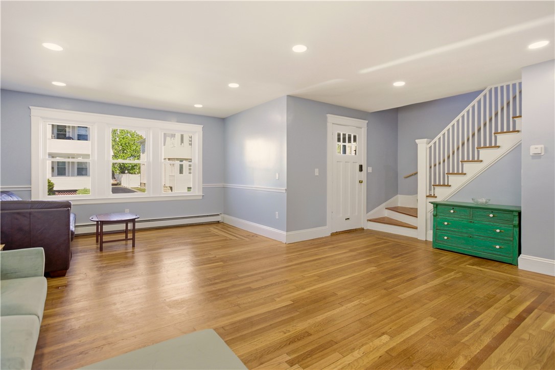 18 Harding Avenue Cranston, RI 02905 - Photo 7 of 33