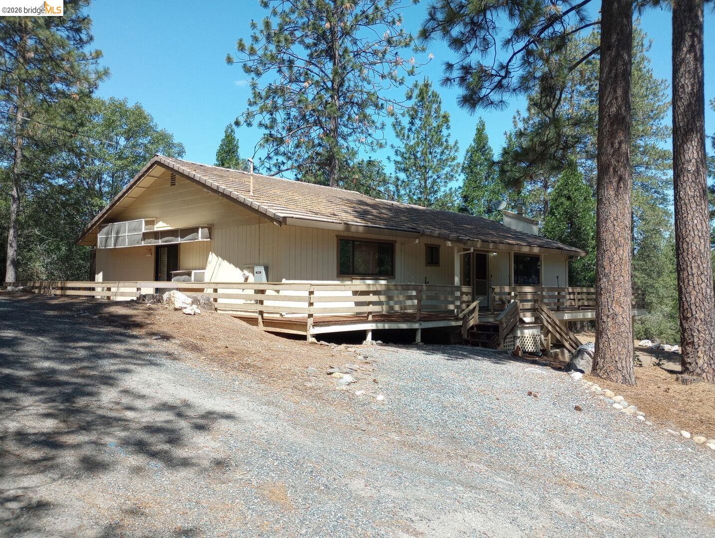 19733 Butler Way Groveland, CA 95321 - Photo 2 of 36