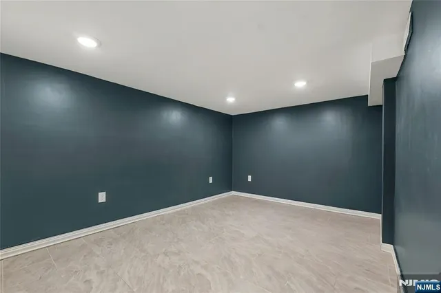 $725,000 | 119 Halstead Avenue, Wallington, NJ 07057