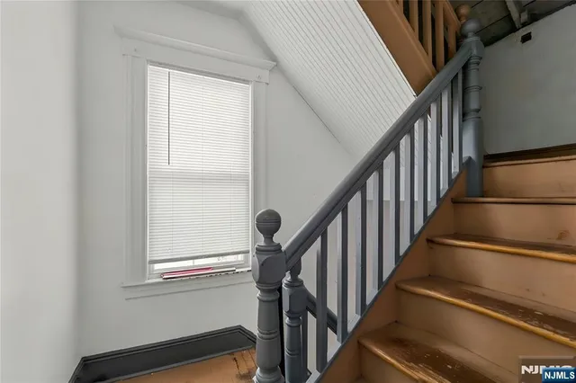 $725,000 | 119 Halstead Avenue, Wallington, NJ 07057